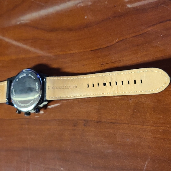 FOSSIL WATCH - Picture 6 of 8